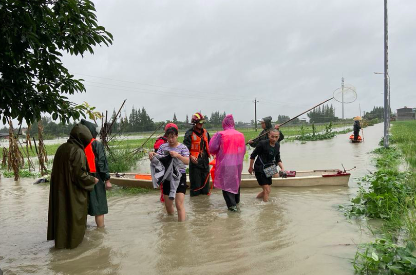 เมืองเฉิงตูมีฝนตกหนักถนนหลายจุดน้ำท่วม_fororder_截屏2020-08-18 16.39.56
