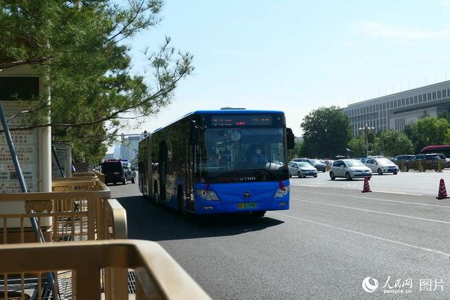 北京の市街地路線バスがスカイブルーに「お召し替え」_fororder_tt