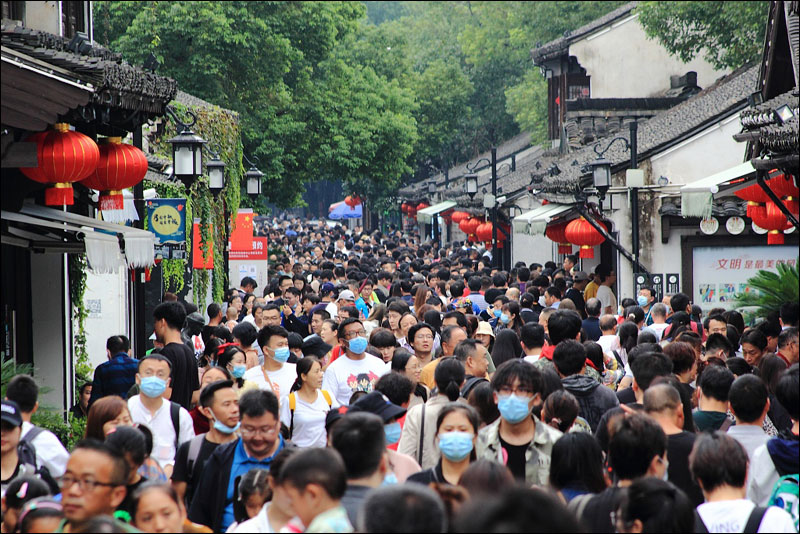 จีนเที่ยวในประเทศ 425 ล้านคน/ครั้ง ในช่วง 4 วันแรกของช่วงโกลเด้นวีคส์_fororder_20201005gqyk2
