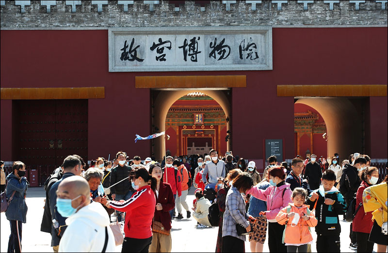 จีนเที่ยวในประเทศ 425 ล้านคน/ครั้ง ในช่วง 4 วันแรกของช่วงโกลเด้นวีคส์_fororder_20201005gqyk1