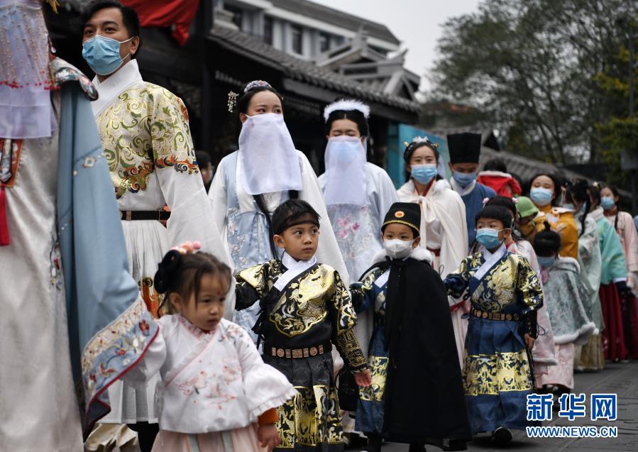漢服文化フェス開催　パレードで漢服の魅力アピール　四川省成都