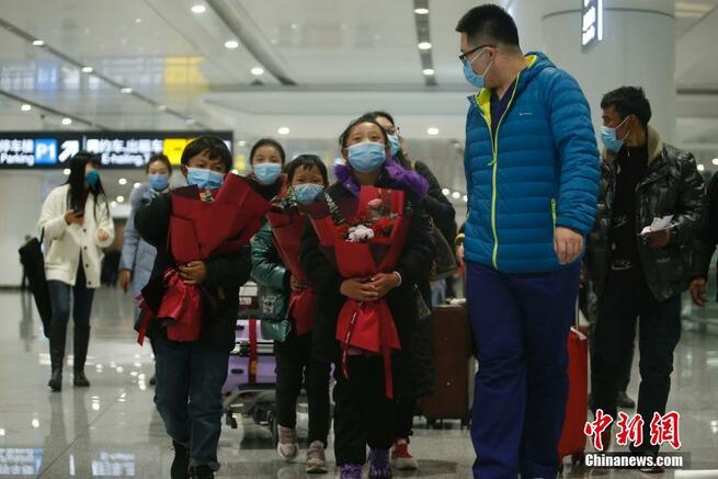 四川省甘孜の先天性心疾患の子供たち23人が無償治療のため北京へ