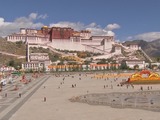 チベット自治区ラサの観光客、今年11月時点で延べ2000万人超