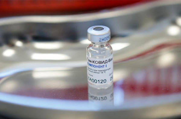 รัสเซียเริ่มการฉีดวัคซีนโควิด-19