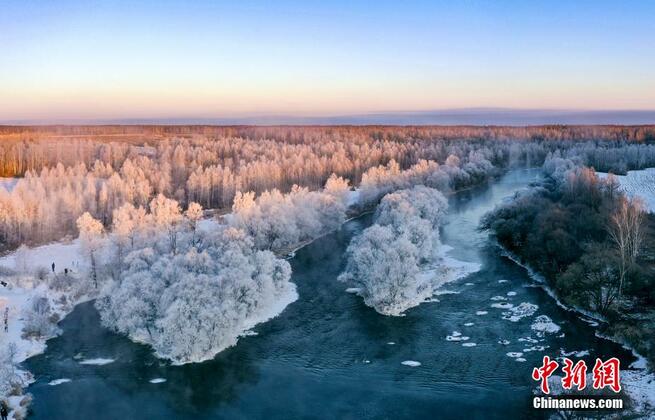神秘的な美しさたたえる一面の樹氷　黒竜江省黒河市