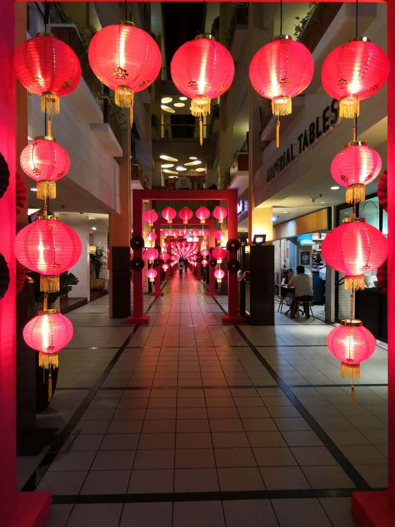 图片默认标题_fororder_图片五 当地时间2019年1月29日，印尼雅加达，一家商场里早早挂起了红灯笼，庆祝中国农历新年。摄影：李树坤