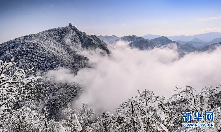 Pemandangan Salju di Longtoushan