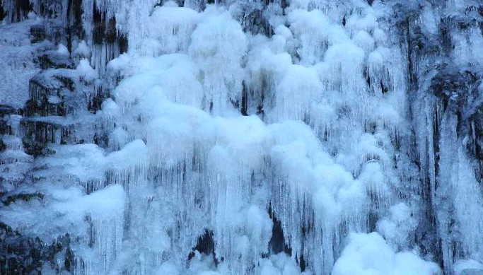 ความงามน้ำตกเป็นน้ำแข็งที่มณฑลอันฮุย_fororder_截屏2021-01-04 下午12.47.19