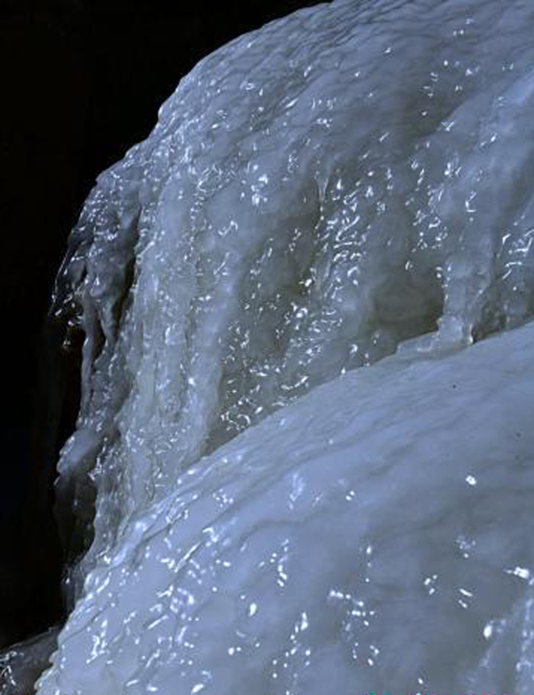 น้ำตกกลายเป็นน้ำแข็งบนภูเขาเทียนซาน เขตซินเจียง_fororder_ice6
