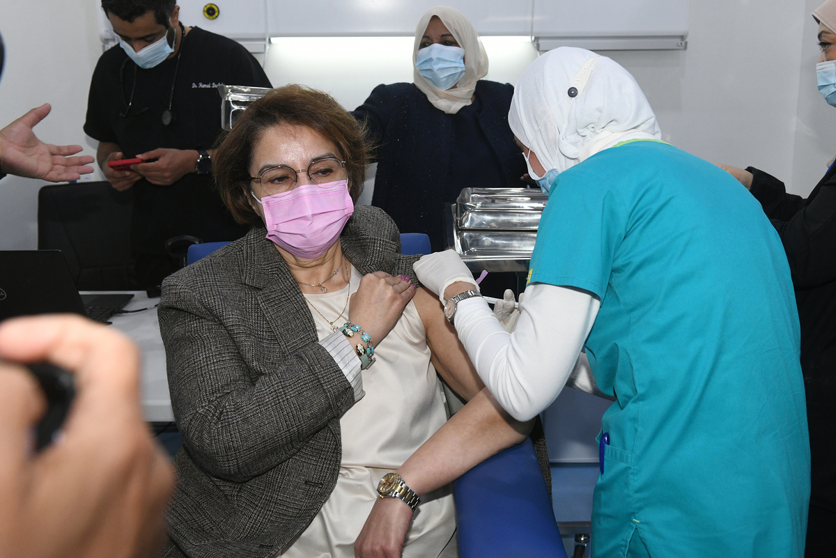 بعض دول الشرق الأوسط تروج لخطة تطعيم لقاح فيروس كورونا الجديد_fororder_VCG31N1230288303