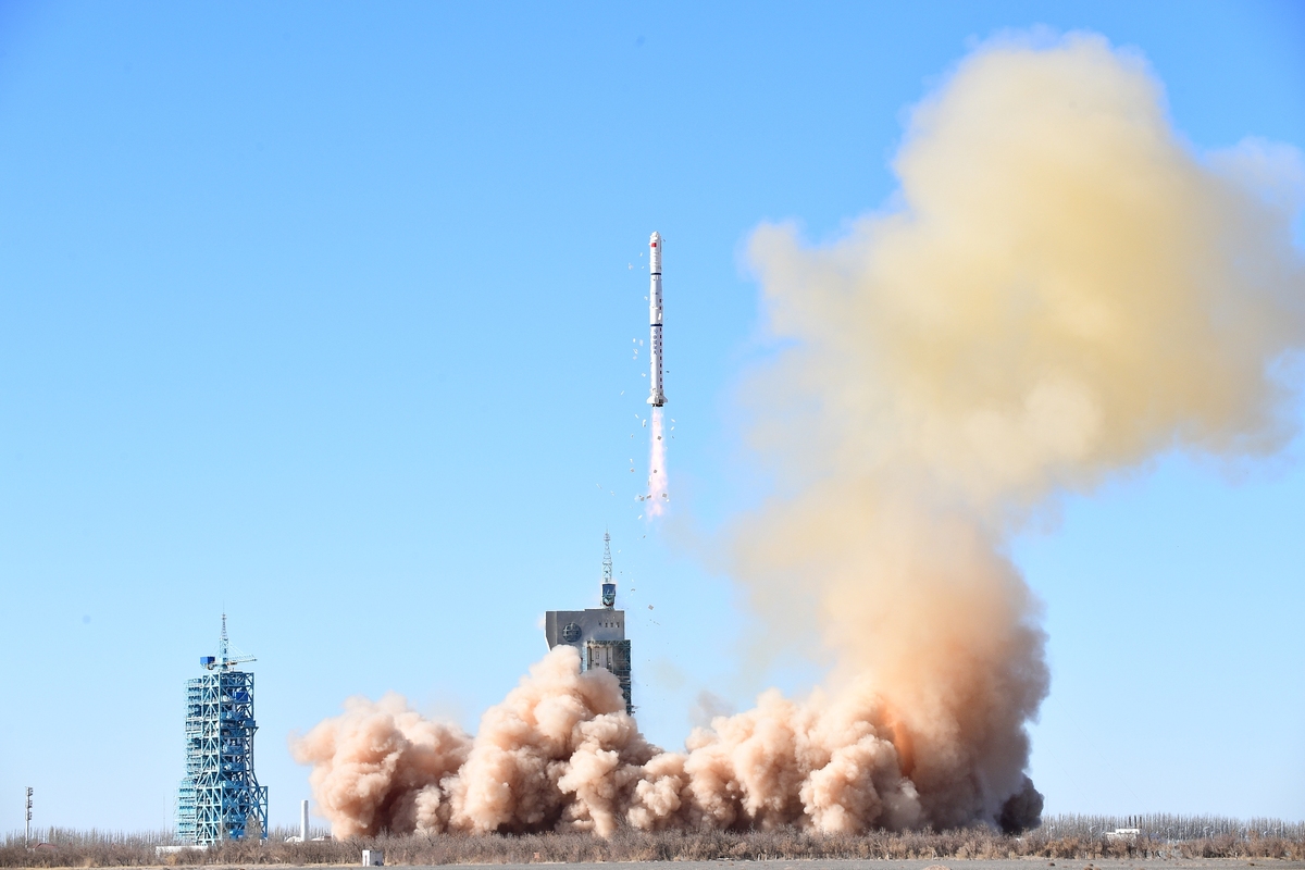 الصين تطلق أقمار صناعية جديدة للاستشعار عن بعد_fororder_VCG111315314464
