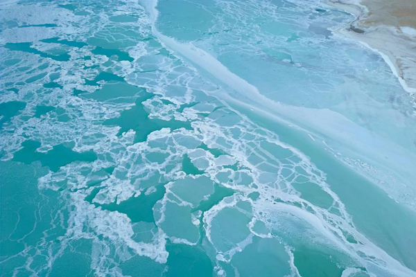 ทะเลสาบหมาหมี่ในทิเบตจับตัวเป็นน้ำแข็งเหมือน “ลายนิ้วมือ”_fororder_Tibet3