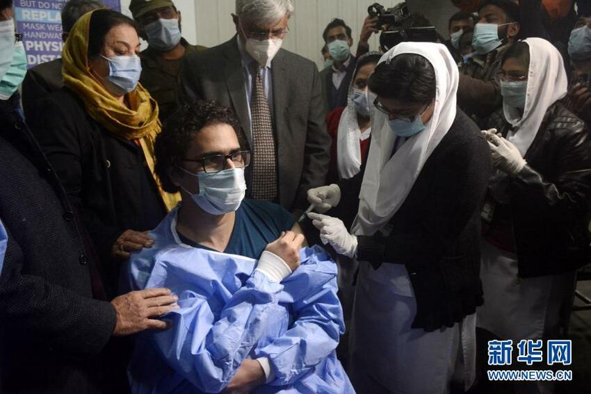 Pakistan Mulai Laksanakan Vaksinasi Virus Corona_fororder_pak9