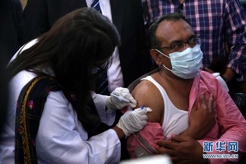 Pakistan Mulai Laksanakan Vaksinasi Virus Corona_fororder_pak3