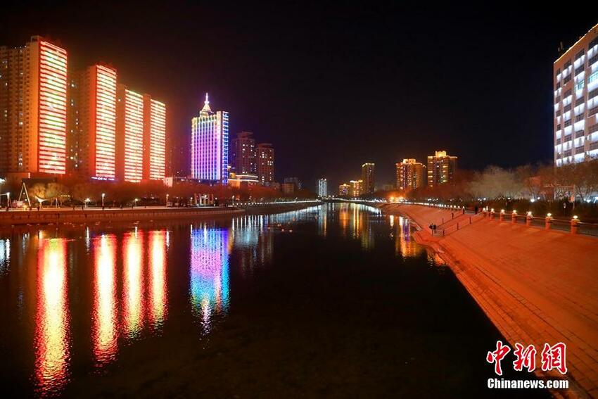 Pemandangan Malam di Xinjiang_fororder_新疆2021021902