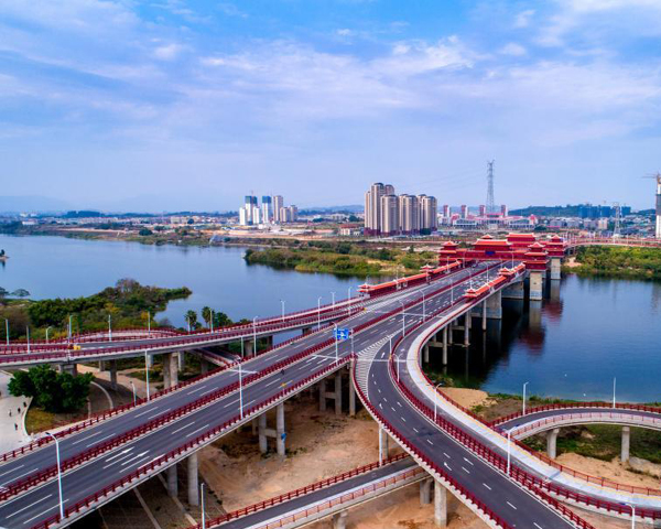 เมืองจางโจวเปิดเดินรถ “สะพานทางระเบียงยาวสุดของโลก”_fororder_qiao3