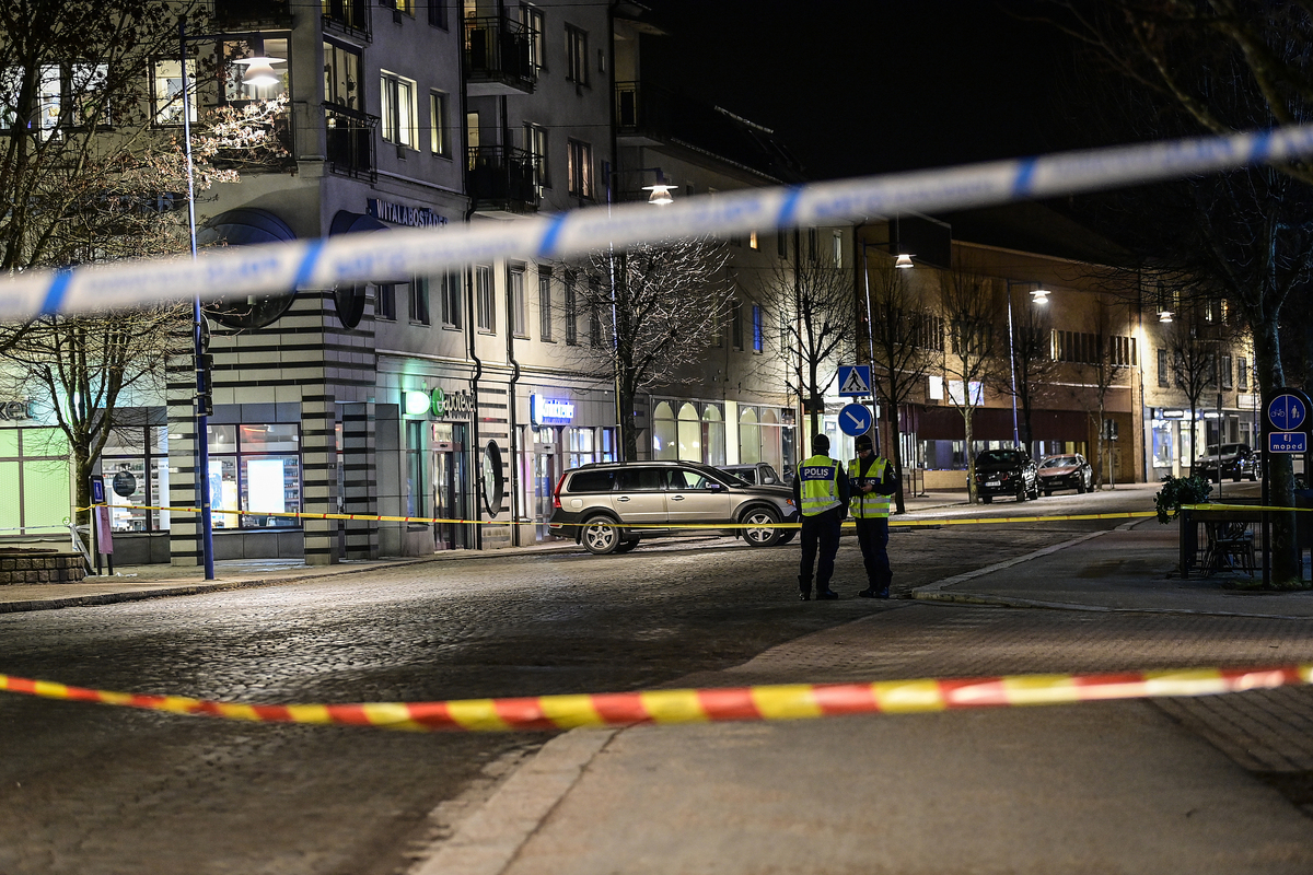 إصابة العديد من الأشخاص بإصابات خطيرة في هجوم إرهابي مشتبه به في السويد_fororder_VCG111319794698