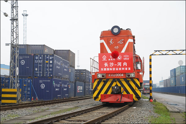 ขบวนรถไฟสินค้าหูหนาน-อาเซียนเดินรถเป็นครั้งแรก_fororder_20210401dm1