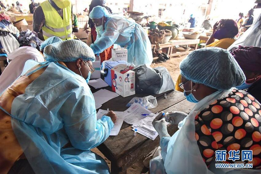 Vaksin Covid-19 Bantuan Tiongkok Tiba di Kamerun_fororder_km13