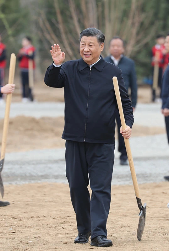 Xi Jinping Berpartisipasi dalam Kegiatan Penanaman Pohon Wajib di Ibu Kota_fororder_xi2