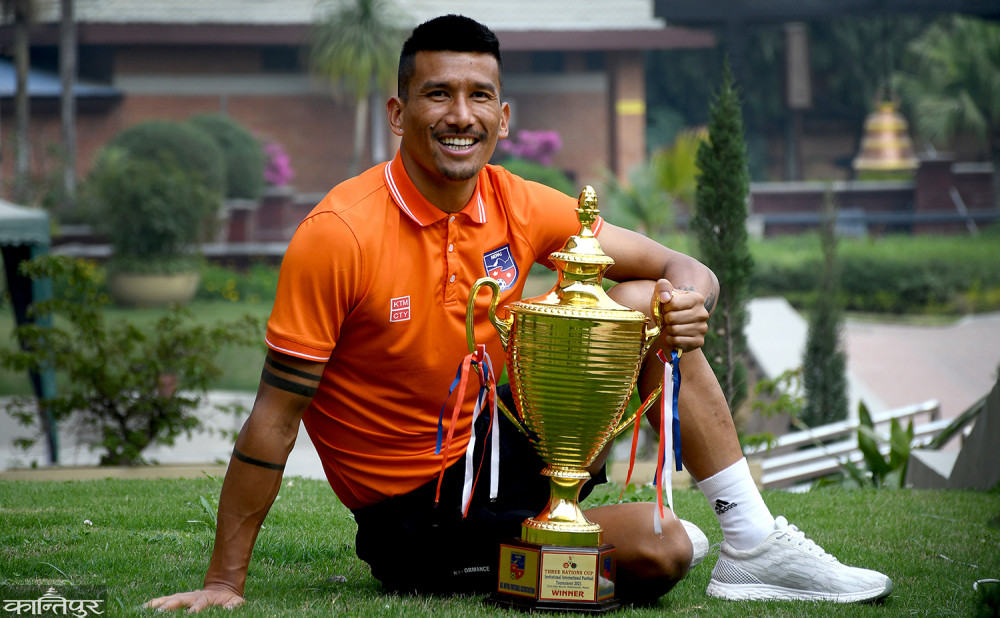 नेपाली फुटबल खेलाडी किरण चेम्जोङ एसियाकै उत्कृष्ट_fororder_Nepali News 4