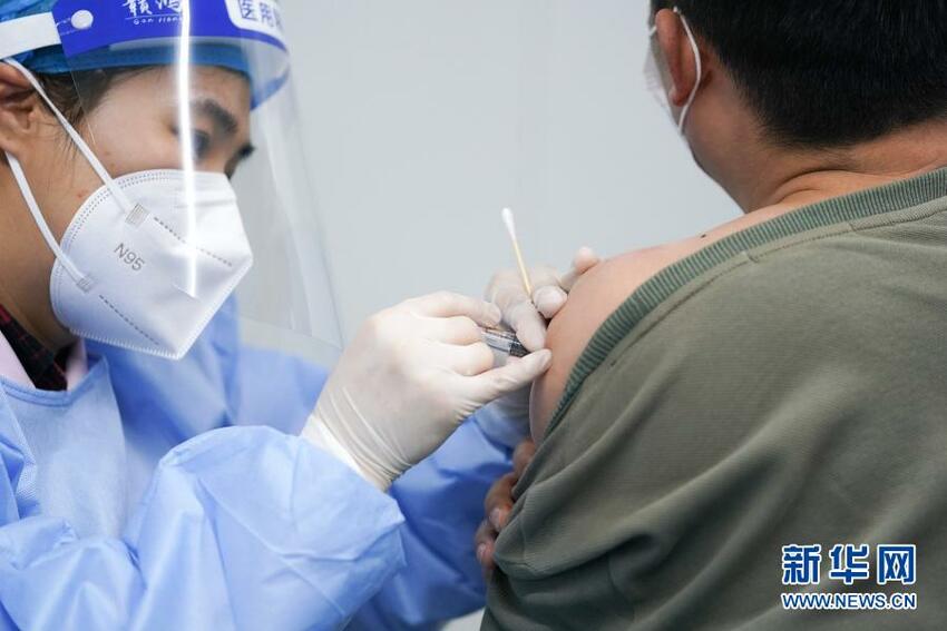 Tiongkok Duduki Urutan Kedua di Dunia dalam Penyuntikan Vaksin Virus Corona_fororder_yyy1