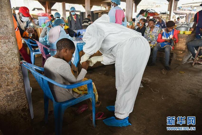Vaksin Covid-19 Bantuan Tiongkok Tiba di Kamerun_fororder_km11