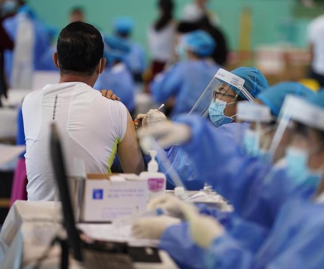 เมืองคุนหมิงตั้งจุดฉีดวัคซีนโควิดชั่วคราวขนาดใหญ่_fororder_332