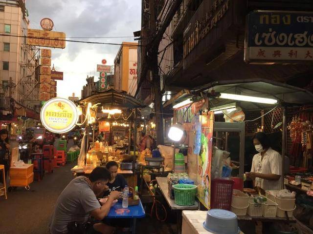 พ่อค้าแม่ค้าชาวไทยคิดถึงนักท่องเที่ยวจีนอย่างมาก หวังว่าพวกเขาจะกลับมาลิ้มรสอาหารทะเลไทยได้ในเร็ววัน_fororder_1.1