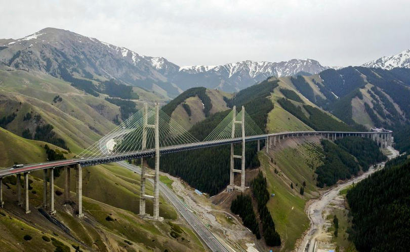 ขับรถเที่ยวสะพานสูงสุดของเขตซินเจียง_fororder_新疆3