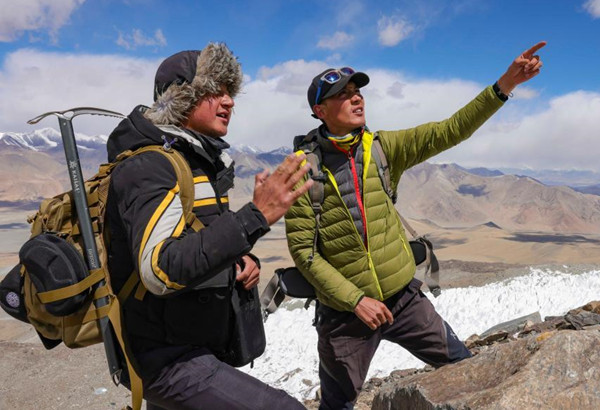 คนรุ่นใหม่ในซินเจียง: ไล่ตามฝันบนภูเขาที่ระดับความสูงกว่า 6,000 เมตร_fororder_新疆青年4_副本