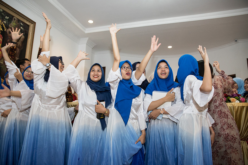 图片默认标题_fororder_印尼学生们踊跃参加中国知识趣味问答