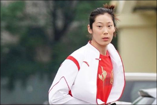 นักกีฬาเชิญธงจีนตะโกนพบกันวันชิงแชมป์ 8 ส.ค. นี้_fororder_20210723zgqs1