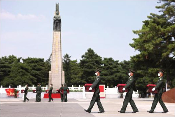 จีนจัดพิธีฝังศพวีรบุรุษทหารอาสาในสงครามเกาหลีชุดที่ 8 ที่เมืองเสิ่นหยาง_fororder_20210903dbp3