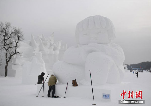 เมืองฉางชุนเปิดสวนประติมากรรมหิมะสไตล์จีนขนาดใหญ่