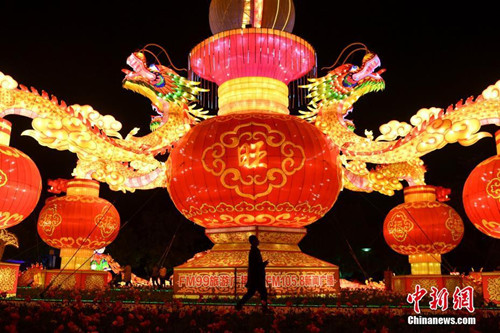 เที่ยวงานมหกรรมพืชสวนโลกคุนหมิง ชมความงามเทศกาลโคมไฟ
