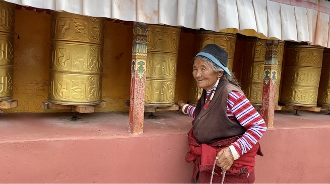 趙雲莎記者が伝えるチベットの今―⑥千年の古寺「科迦寺」 「世界が感染症に早く打ち勝つこと」を祈る_fororder_5