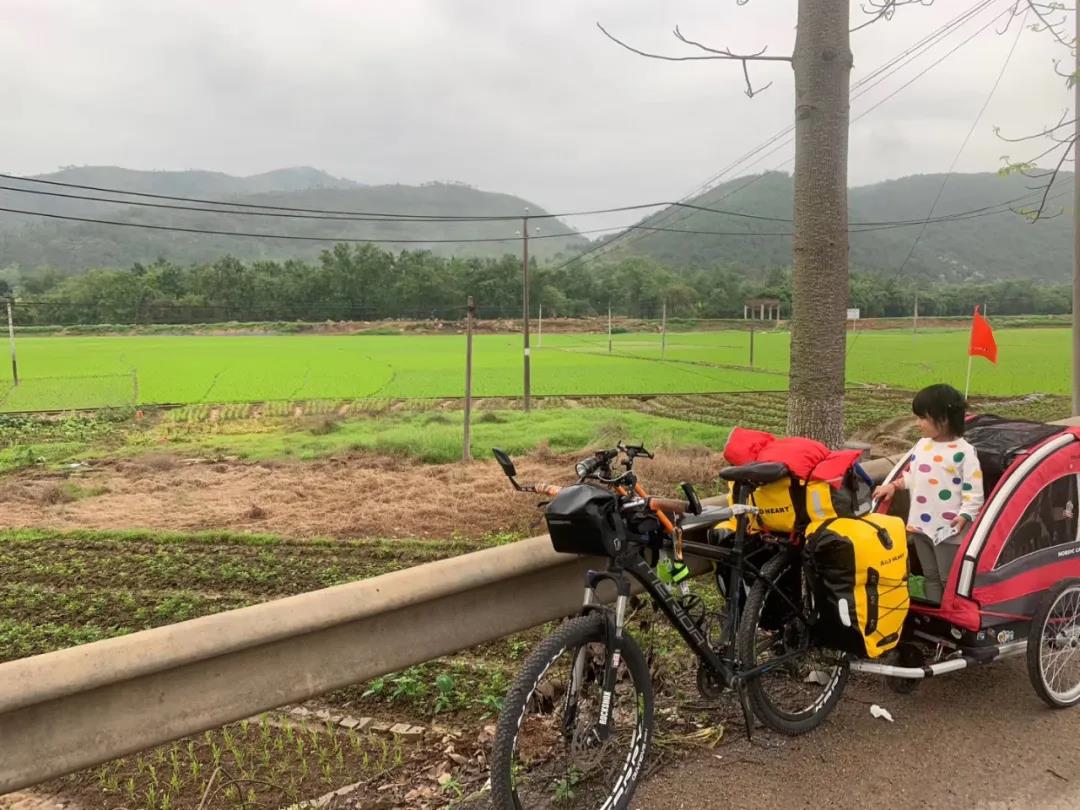 71 วัน, 4139 กิโลเมตร, พ่อคนเดียวพาลูกสาววัย 4 ขวบไปทิเบตด้วยจักรยาน_fororder_8027