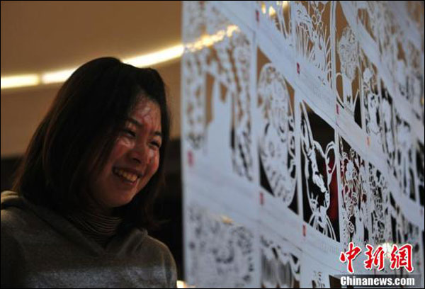 นิทรรศการแสดงกระดาษตัดลวดลายสัญลักษณ์ตรุษจีน เมืองเสิ่นหยาง