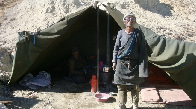趙雲莎記者が伝えるチベットの今―⑪ティンリ県の放浪物乞い人の美しい生活変化_fororder_598020484