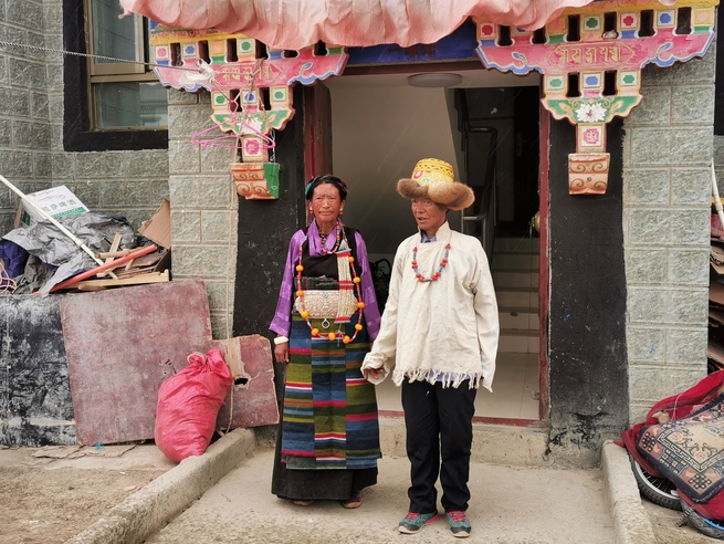 趙雲莎記者が伝えるチベットの今―⑪ティンリ県の放浪物乞い人の美しい生活変化_fororder_1825282265