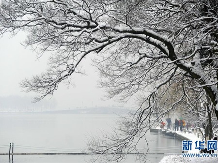 Pemandangan Musim Gugur dan Dingin Danau Xihu
