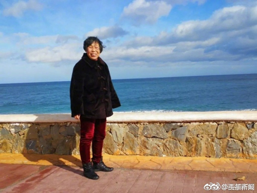หนุ่มจีนพาแม่เที่ยวรอบโลก
