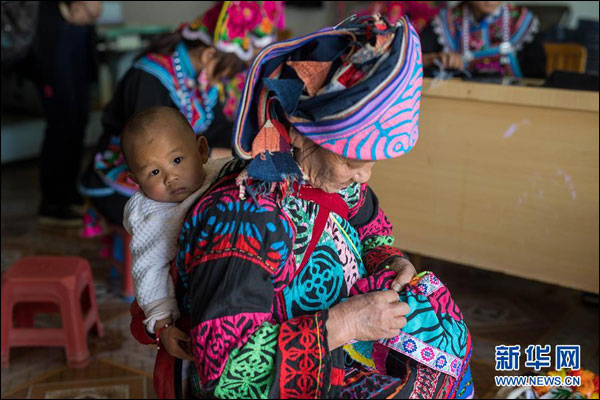 ศิลปะผ้าปักลายชนเผ่าอี๋ในยูนนาน