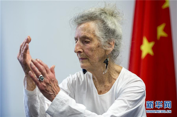 คุณยายชาวอเมริกันวัย 93 ปีหลงใหลกับเสน่ห์ของวัฒนธรรมไทเก๊ก