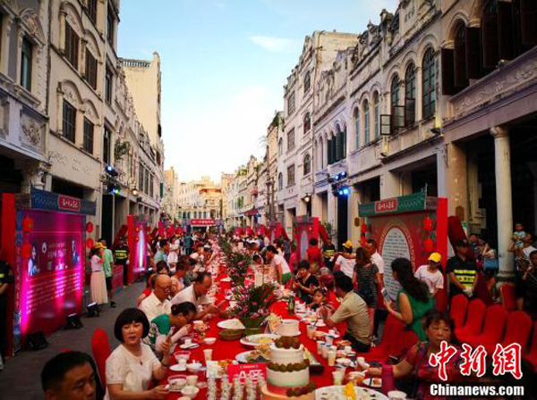 เมืองไหโข่วจัดเลี้ยง "ชวนชิมอาหารจานลิ้นจี่"