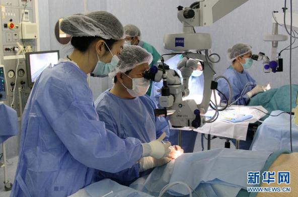 แพทย์จีนช่วยผู้ป่วยโรคต้อกระจกในสาธารณรัฐนามิเบีย