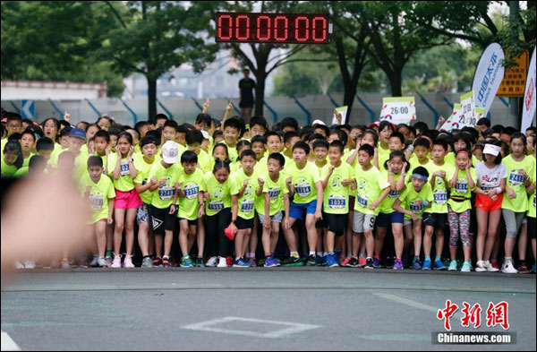 "หลิวเสียง" ร่วมวิ่งงานมาราธอนเด็กเซี่ยงไฮ้ 2018