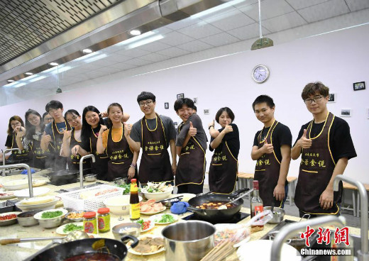 มหาวิทยาลัยจีนเปิดวิชาเลือกตัวใหม่ "กินสุกี้ไปพลางก็คว้าเกรดงามๆ ได้"