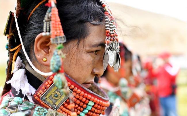 Традыцыйная адзенне тыбетцаў з павета Буранг